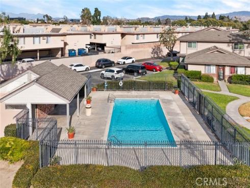 1709 Normandy 32-D Place, Santa Ana, CA
