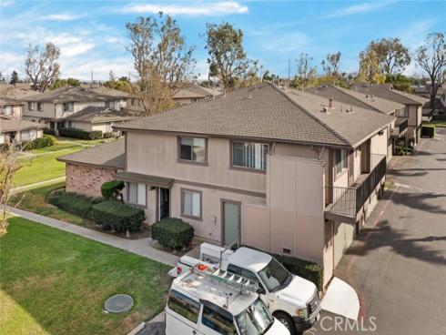 1709 Normandy 32-D Place, Santa Ana, CA