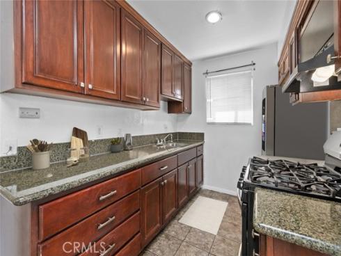 1709 Normandy 32-D Place, Santa Ana, CA