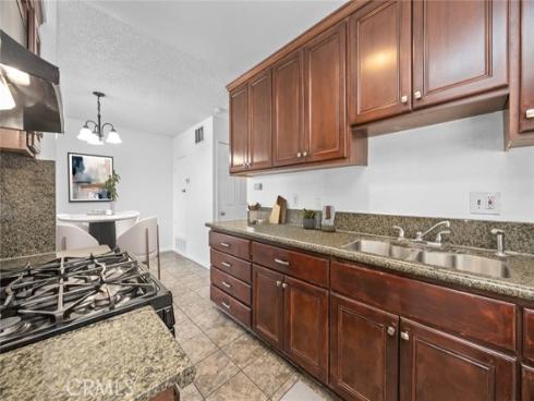 1709 Normandy 32-D Place, Santa Ana, CA