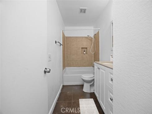 1709 Normandy 32-D Place, Santa Ana, CA