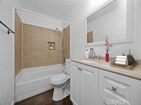 1709 Normandy 32-D Place, Santa Ana, CA