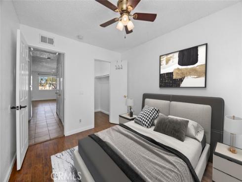 1709  Normandy  32-D  Place, Santa Ana, CA