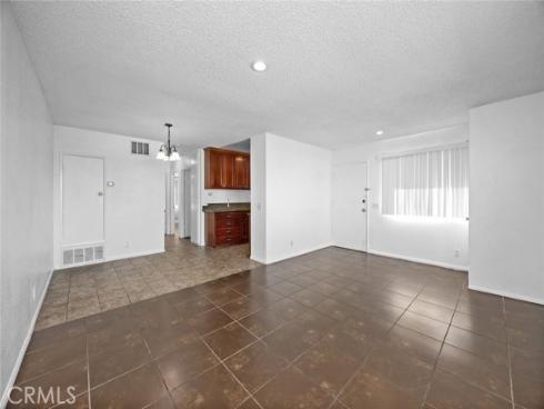 1709 Normandy 32-D Place, Santa Ana, CA