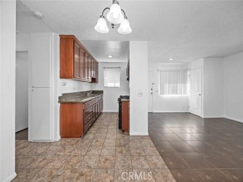 1709 Normandy 32-D Place, Santa Ana, CA