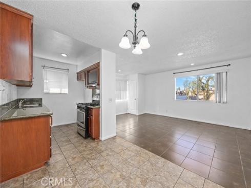 1709 Normandy 32-D Place, Santa Ana, CA