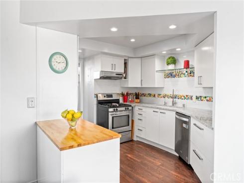 1323 N Spurgeon 4B Street, Santa Ana, CA