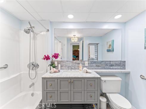 1323 N Spurgeon 4B Street, Santa Ana, CA