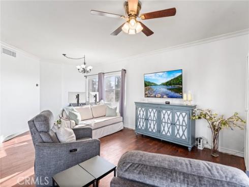 1323 N Spurgeon 4B Street, Santa Ana, CA