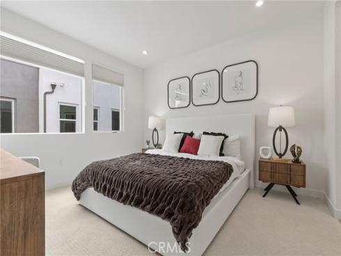 601 S Lyon   Street, Santa Ana, CA