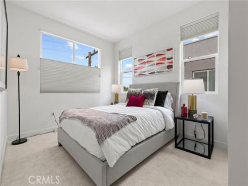 601 S Lyon   Street, Santa Ana, CA