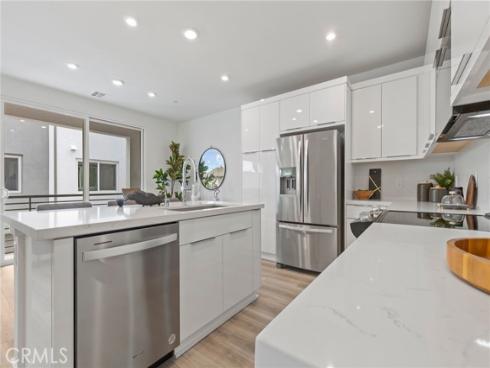 601 S Lyon   Street, Santa Ana, CA