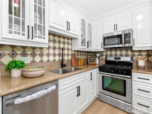 1001 W Macarthur 99 Boulevard, Santa Ana, CA