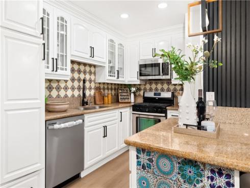 1001 W Macarthur 99 Boulevard, Santa Ana, CA