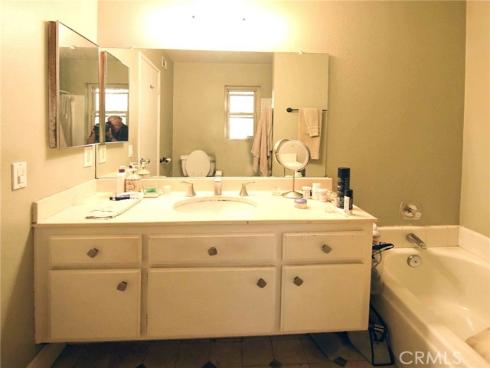 1911 E Fruit Street, Santa Ana, CA