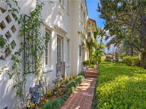 2003 N Victoria Drive, Santa Ana, CA