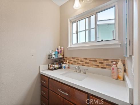 1613 E Wellington Avenue, Santa Ana, CA