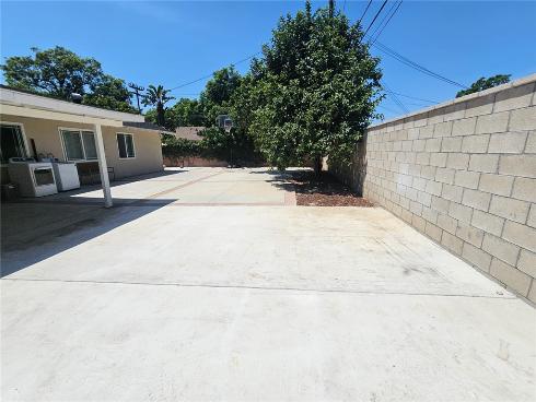 1043 W Orange   Road, Santa Ana, CA