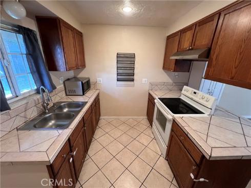 521 S Lyon 45 Street, Santa Ana, CA