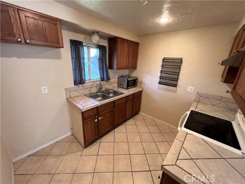 521 S Lyon 45 Street, Santa Ana, CA