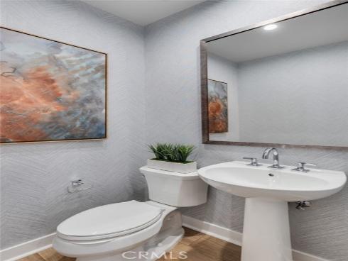 627 S Lyon Street, Santa Ana, CA