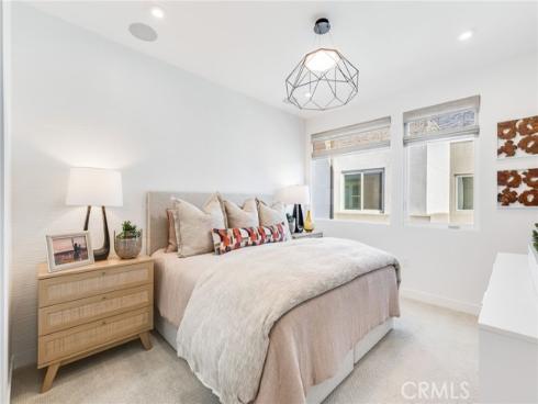 627 S Lyon Street, Santa Ana, CA