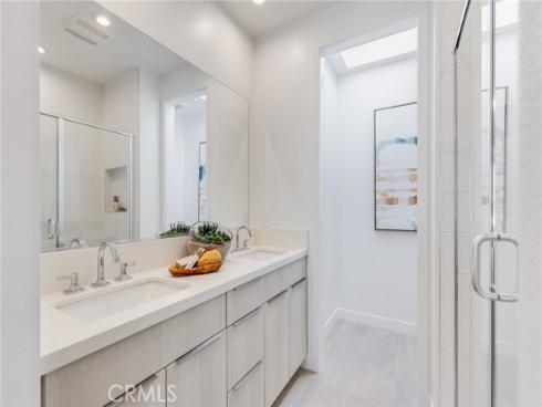 627 S Lyon Street, Santa Ana, CA