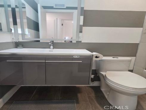 822 E Borchard Avenue, Santa Ana, CA