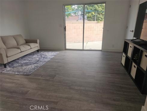 822 E Borchard Avenue, Santa Ana, CA