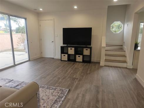 822 E Borchard Avenue, Santa Ana, CA