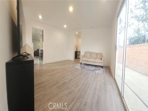 822 E Borchard Avenue, Santa Ana, CA