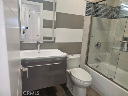 822 E Borchard Avenue, Santa Ana, CA