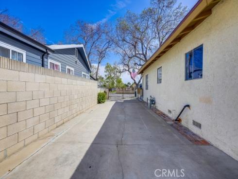 1127 W. Myrtle St. , Santa Ana, CA