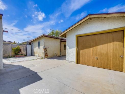 1127 W. Myrtle St. , Santa Ana, CA