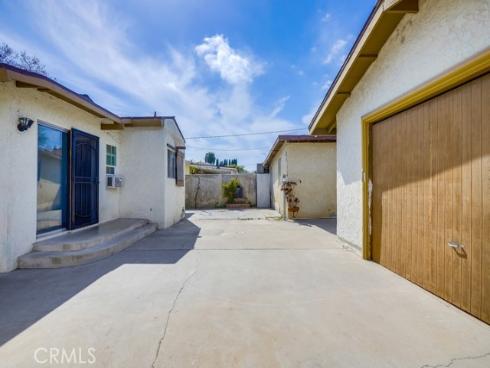 1127 W. Myrtle St. , Santa Ana, CA