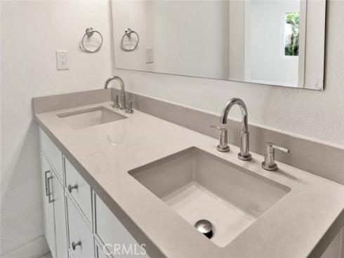 1226 W Walnut Street, Santa Ana, CA