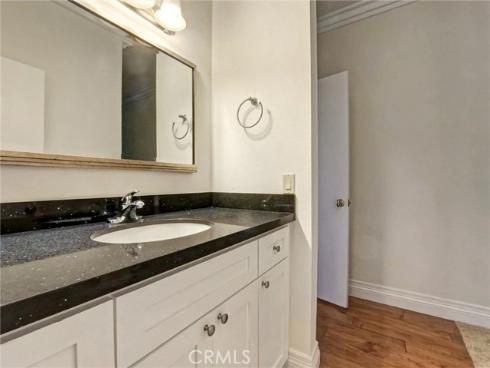 2516 W Macarthur C Boulevard, Santa Ana, CA