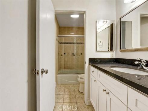 2516 W Macarthur C Boulevard, Santa Ana, CA