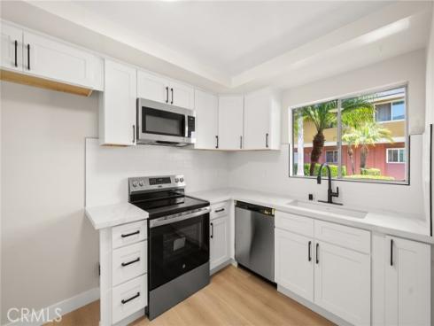 624 S Sullivan 8A Street, Santa Ana, CA