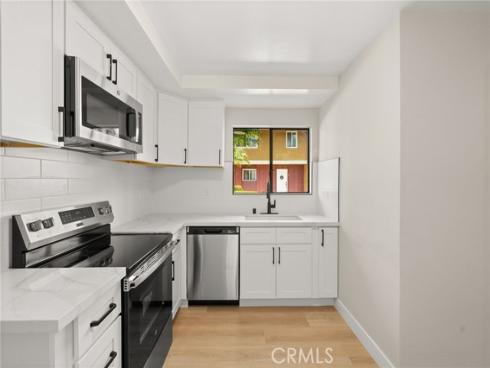 624 S Sullivan 8A Street, Santa Ana, CA