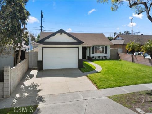 2902 W Raymar Street, Santa Ana, CA