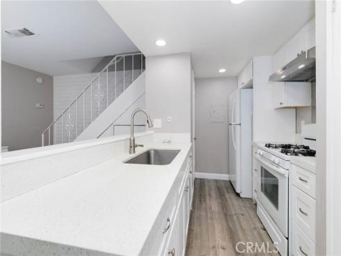 1710 Normandy 2 Place, Santa Ana, CA