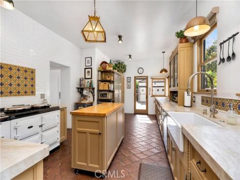 2020 N Victoria Drive, Santa Ana, CA