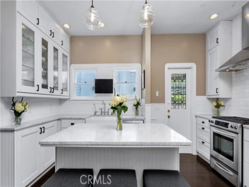 2042 N Ross Street, Santa Ana, CA