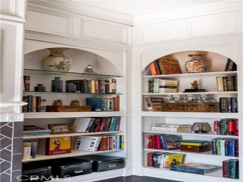 2042 N Ross Street, Santa Ana, CA