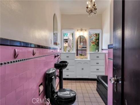 2042 N Ross Street, Santa Ana, CA