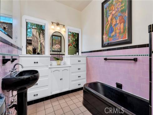 2042 N Ross Street, Santa Ana, CA