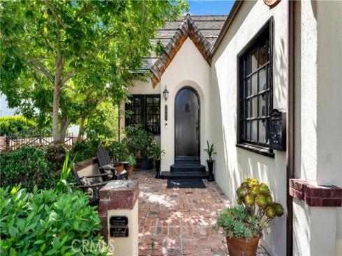 2042 N Ross Street, Santa Ana, CA