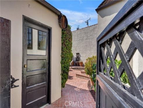 2042 N Ross Street, Santa Ana, CA