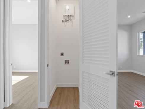 2429 W Borchard Avenue, Santa Ana, CA